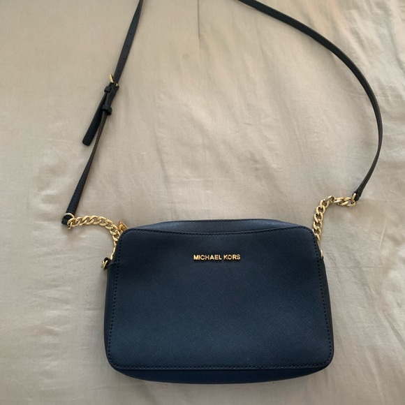 michael kors swingpack
